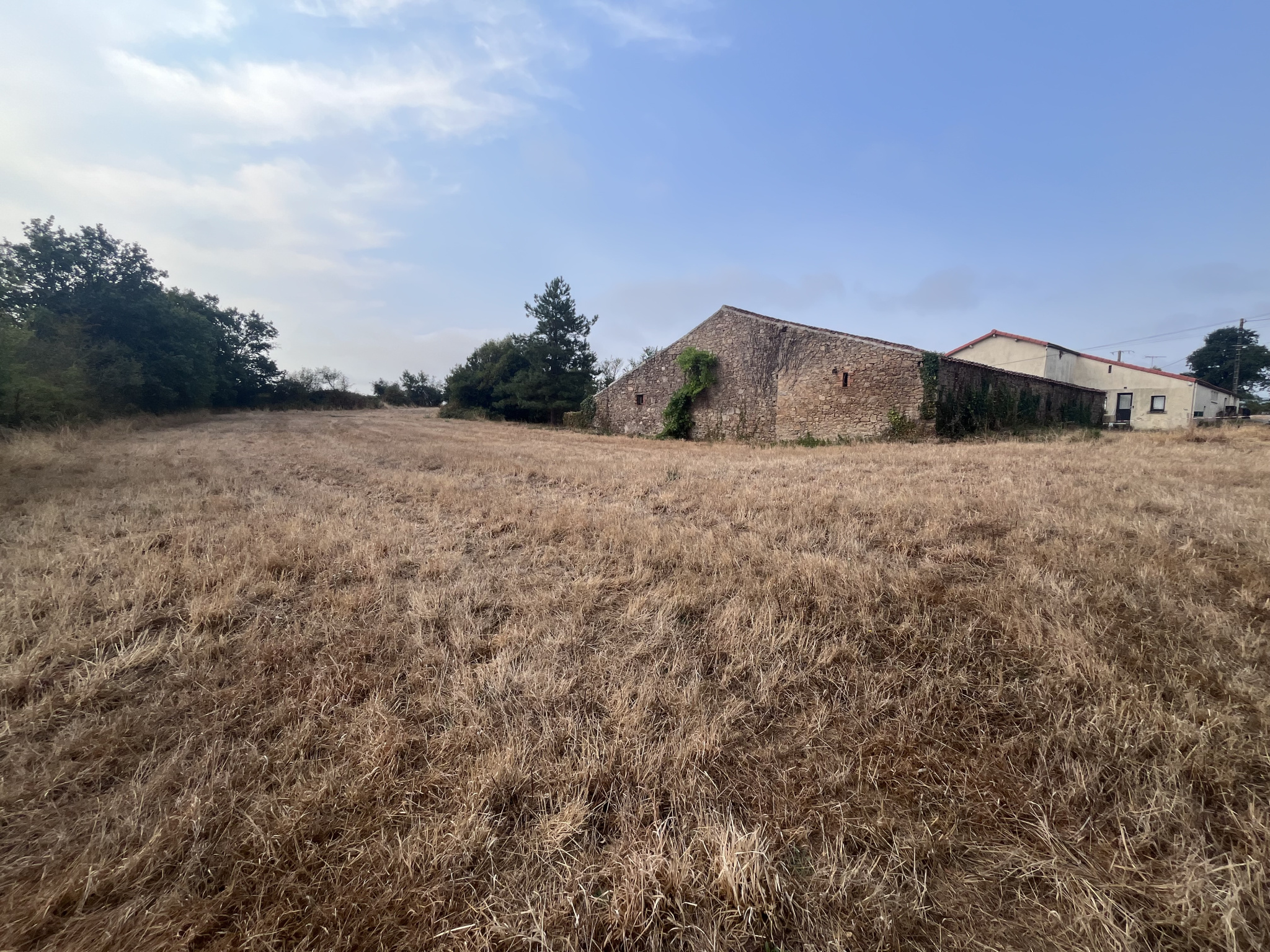 GRANGE EN PIERRE   UN PROJET D’EXCEPTION À IMAGINER