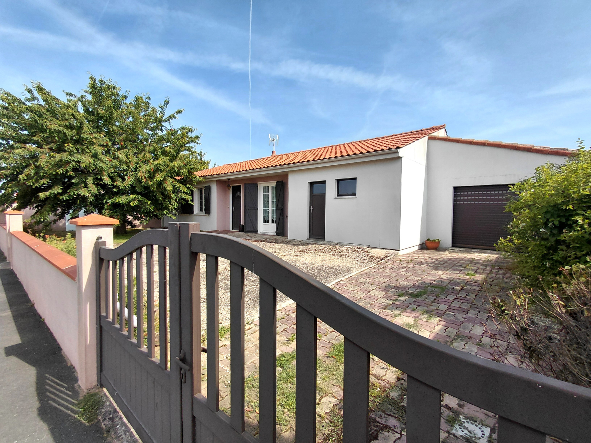MAISON LES HERBIERS
