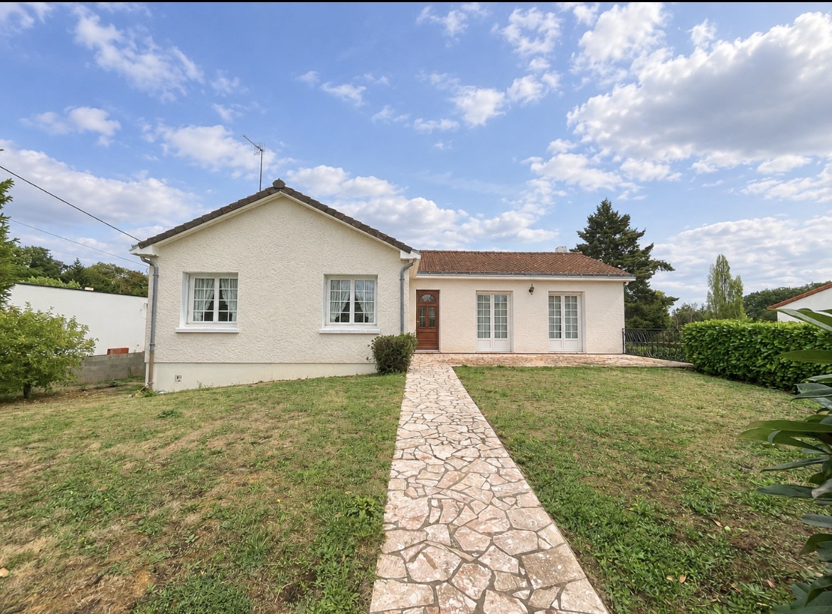 À deux pas du centre : maison lumineuse avec jardin de 1 323 m2