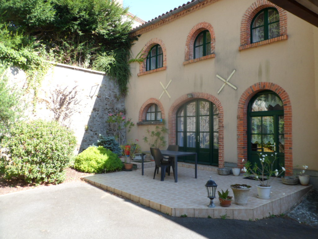 CENTRE VILLE POUZAUGES